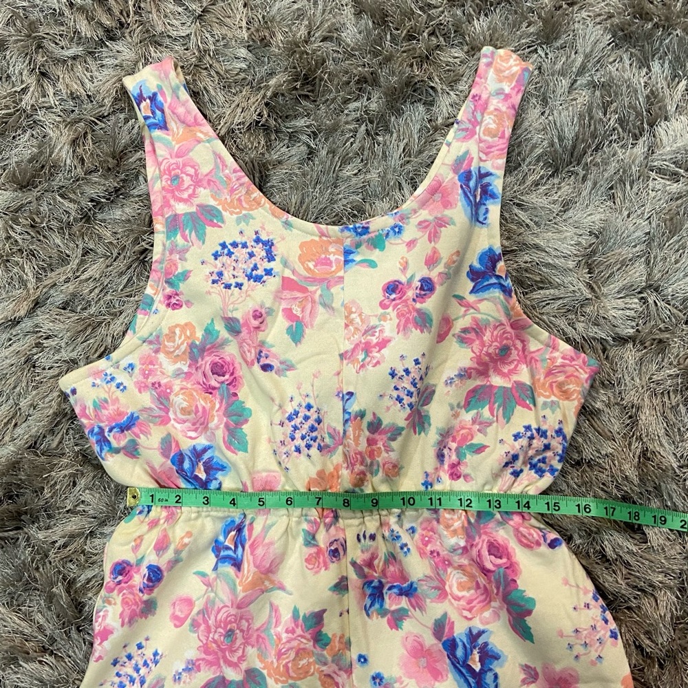 Handmade women cream cotton knit floral sleeveless romper. Size waist 31” NWOT. - Picture 3 of 9